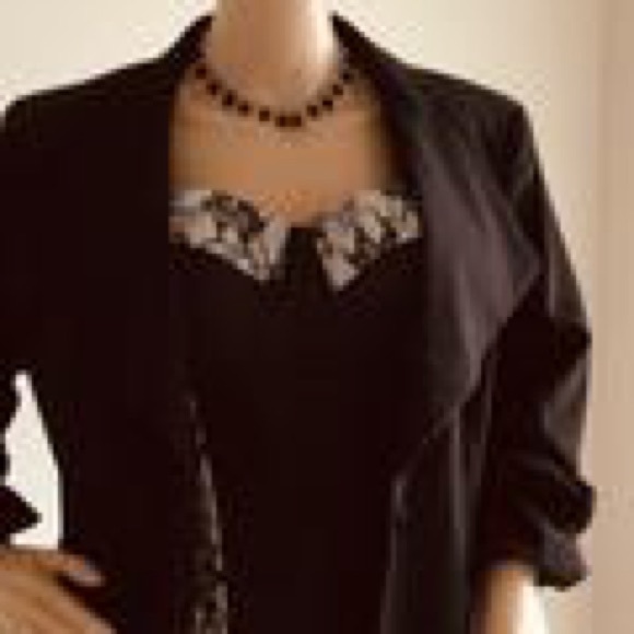 Black & White Corset - Picture 2 of 2